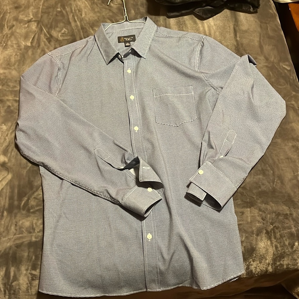 Bundle 2 men’s dress shirts size large